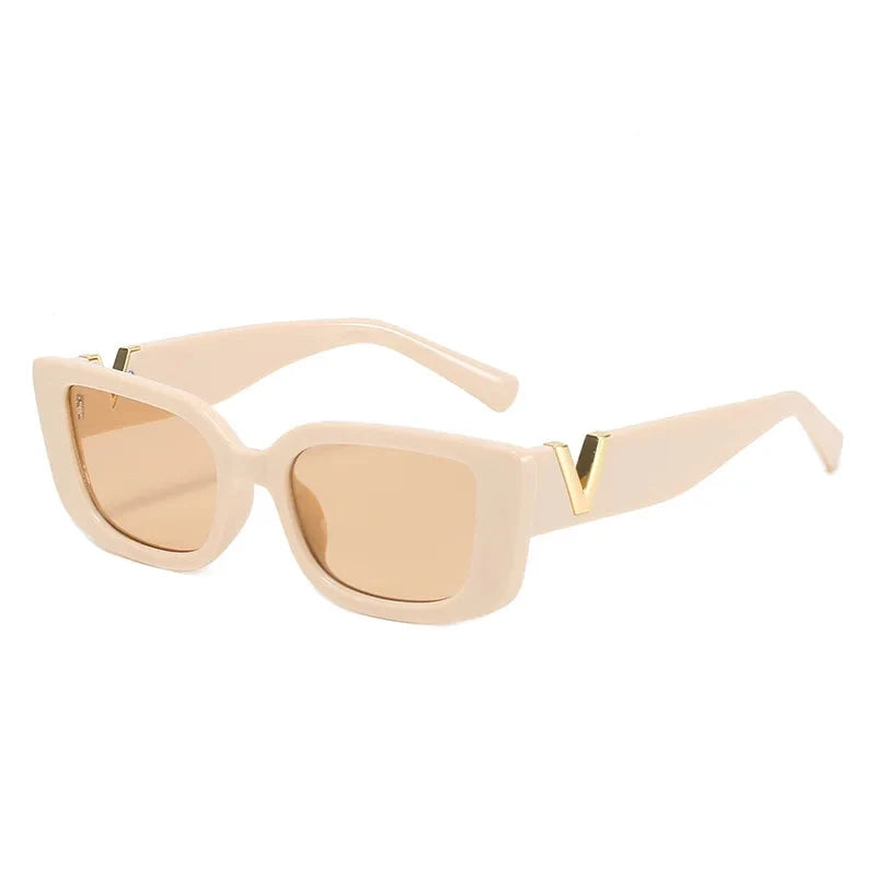 The Vixen — Classic Black Cat-Eye Sunglasses